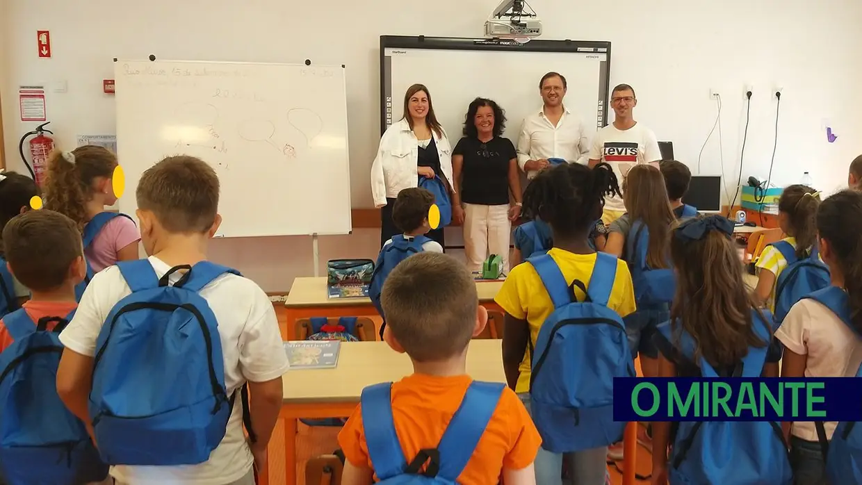 Junta de Rio Maior oferece material escolar a alunos do 1º ano