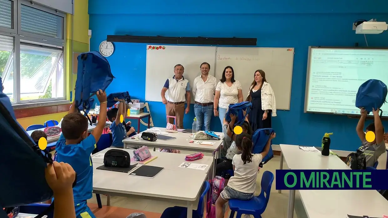 Junta de Rio Maior oferece material escolar a alunos do 1º ano