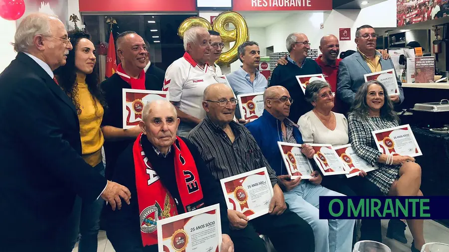 Casa do Benfica de VFX distinguiu sócios em dia de aniversário Casa do Benfica de VFX distinguiu sócios em dia de aniversário
