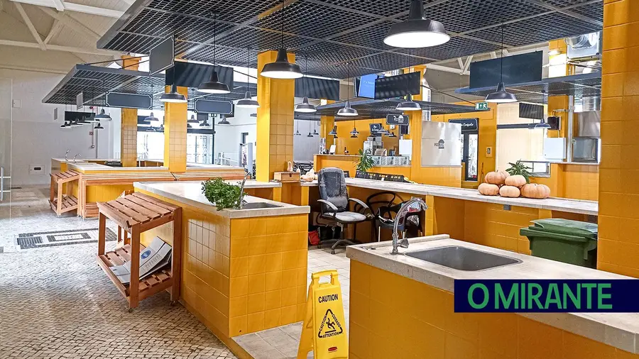 Mercado da Chamusca sem clientes e com menos lojas abertas Mercado da Chamusca sem clientes e com menos lojas abertas