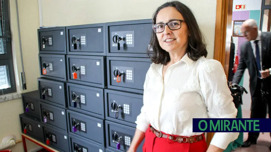 Escolas de Almeirim estão diferentes sem telemóveis Escolas de Almeirim estão diferentes sem telemóveis