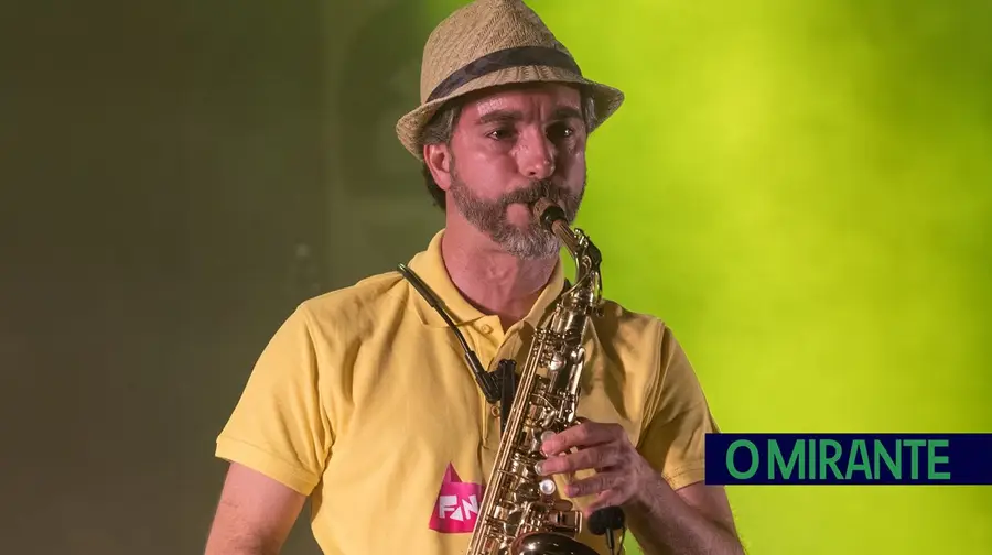 Bruno Homem ganha a vida a ensinar e a tocar saxofone Bruno Homem ganha a vida a ensinar e a tocar saxofone
