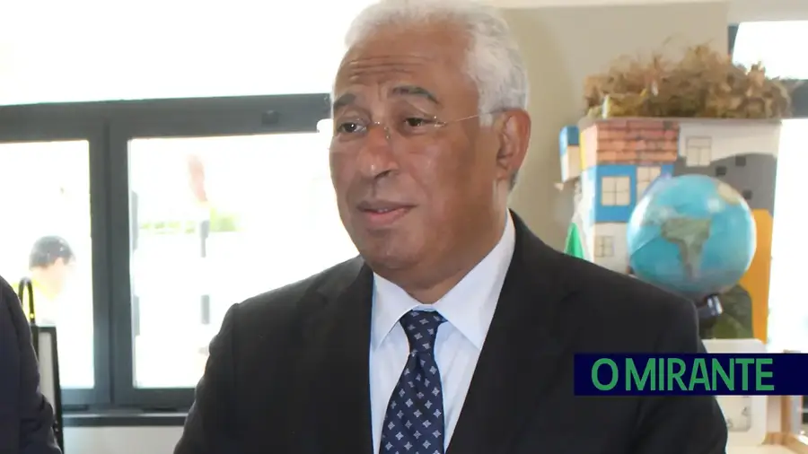 Primeiro-ministro apresentou a demissão ao Presidente da República Primeiro-ministro apresentou a demissão ao Presidente da República
