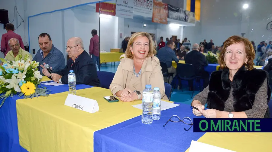 Mulheres ao poder Mulheres ao poder