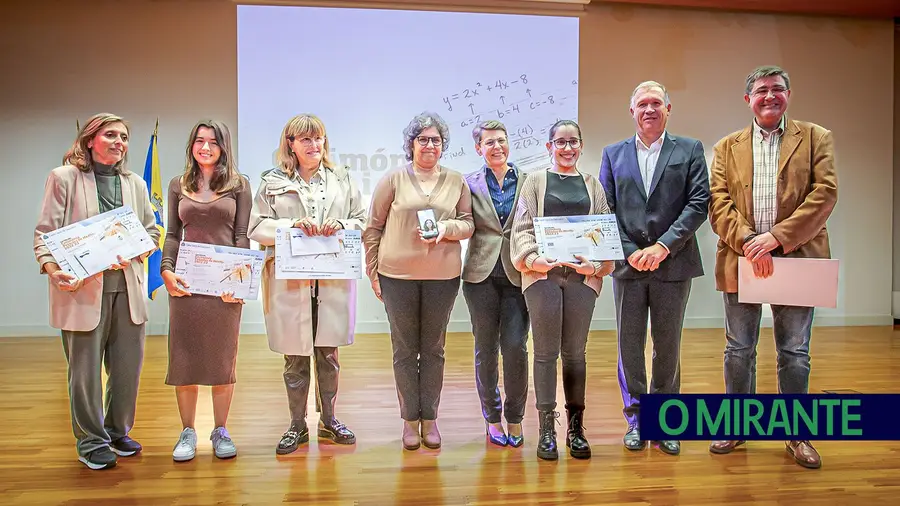 Alunas do concelho de Abrantes premiadas pelo seu mérito Alunas do concelho de Abrantes premiadas pelo seu mérito