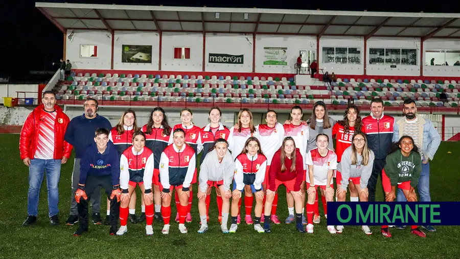 A união faz a força na equipa feminina do Estrela Futebol Clube Ouriquense