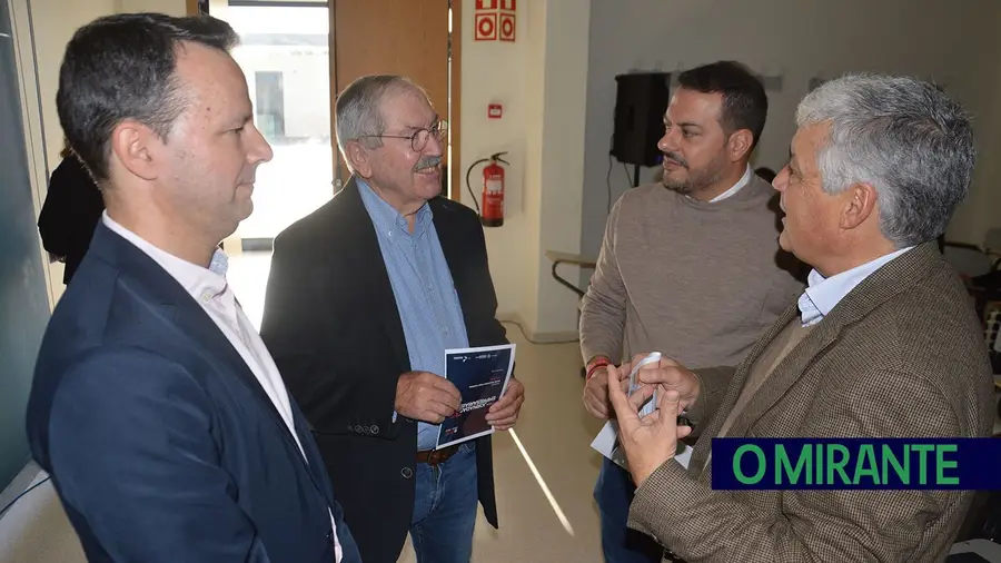 Alverca e Sobralinho quer nova associação de empresários que os represente Alverca e Sobralinho quer nova associação de empresários que os represente