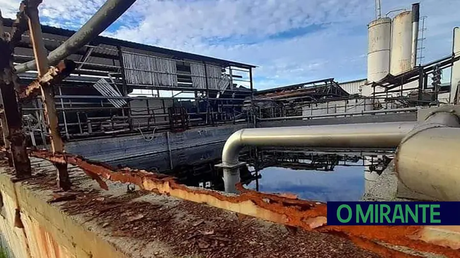 Adjudicada empreitada para remoção dos resíduos da Fabrióleo Adjudicada empreitada para remoção dos resíduos da Fabrióleo