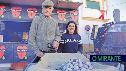 Feira de S. Martinho não fica completa sem o aroma e o sabor das castanhas assadas Feira de S. Martinho não fica completa sem o aroma e o sabor das castanhas assadas