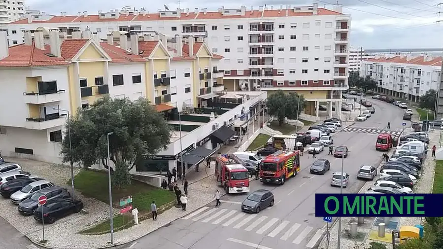 Incêndio em restaurante da Póvoa de Sta. Iria assustou funcionários