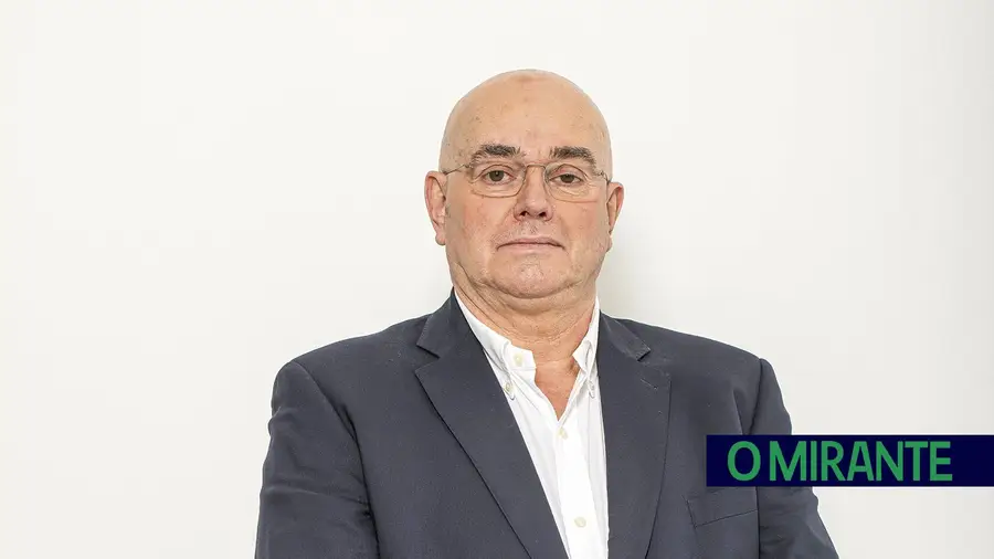 Dificuldades dos jornais são reflexo de um empobrecimento da democracia e da cidadania Dificuldades dos jornais são reflexo de um empobrecimento da democracia e da cidadania