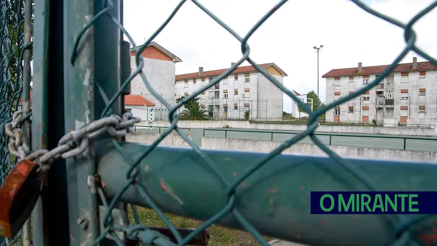 Maioria das habitações dos bairros prisionais de Azambuja está ao abandono Maioria das habitações dos bairros prisionais de Azambuja está ao abandono