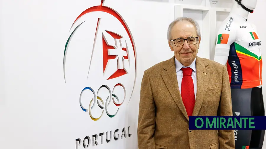 José Manuel Constantino recebe medalha de mérito desportivo José Manuel Constantino recebe medalha de mérito desportivo