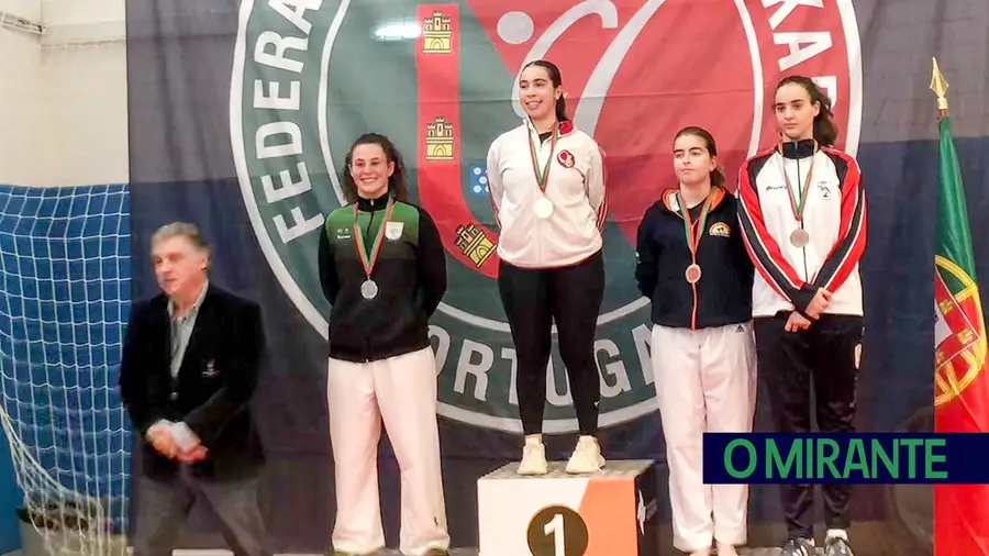 Atletas da Póvoa de Santa Iria vencem no nacional de karaté Atletas da Póvoa de Santa Iria vencem no nacional de karaté