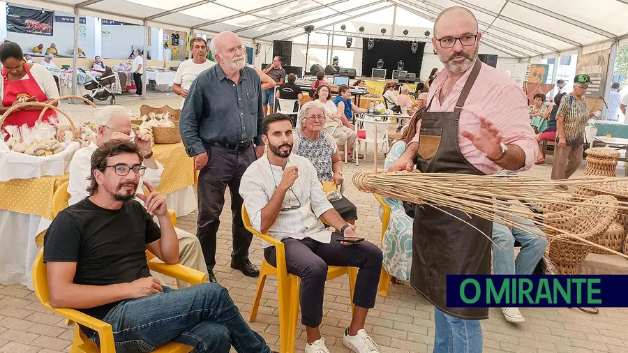 Na Moçarria recupera-se a tradição de trabalhar o bunho e produzir pão de barbela Na Moçarria recupera-se a tradição de trabalhar o bunho e produzir pão de barbela