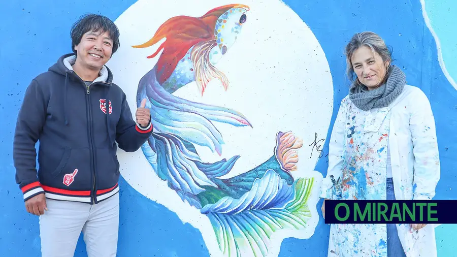 Um mural em Santarém pintado para apelar à paz no mundo Um mural em Santarém pintado para apelar à paz no mundo