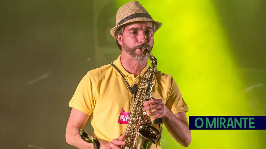 A vida de Bruno Homem não era a mesma sem o saxofone A vida de Bruno Homem não era a mesma sem o saxofone