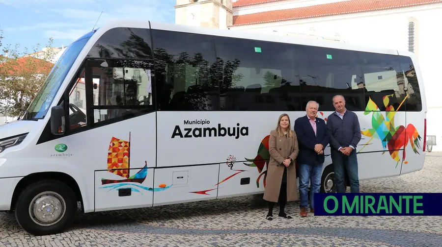 Azambuja reforça frota municipal com novo autocarro