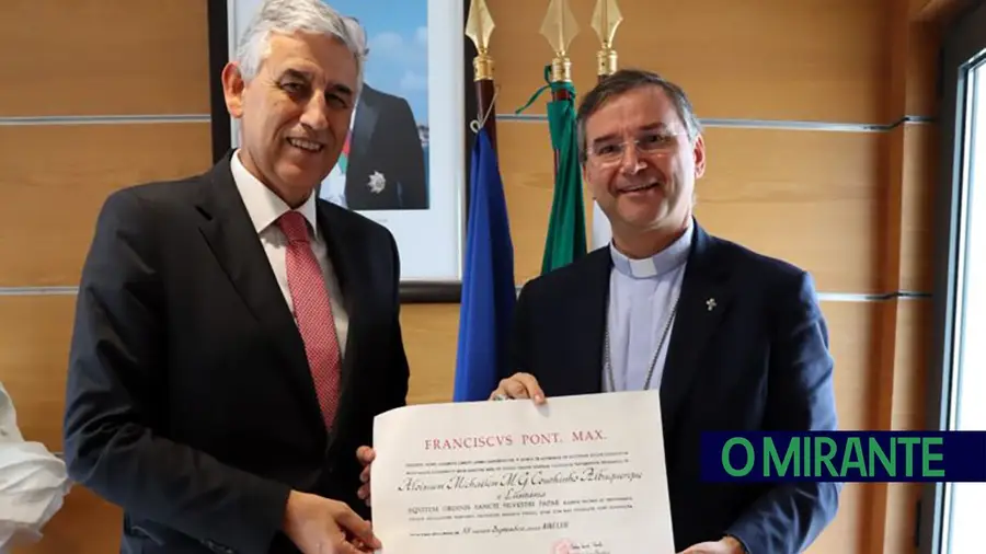 Presidente da Câmara de Ourém recebeu distinção do Papa Francisco