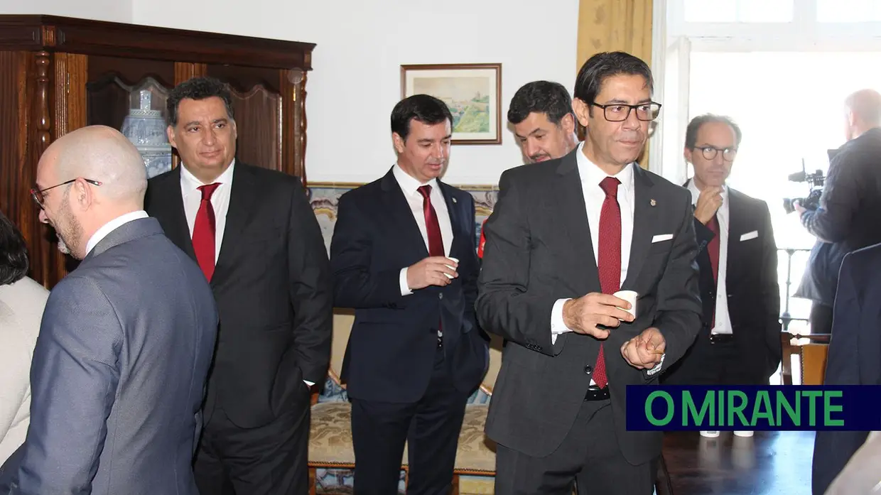 Presidente do Benfica inaugura nova casa do clube em Santarém