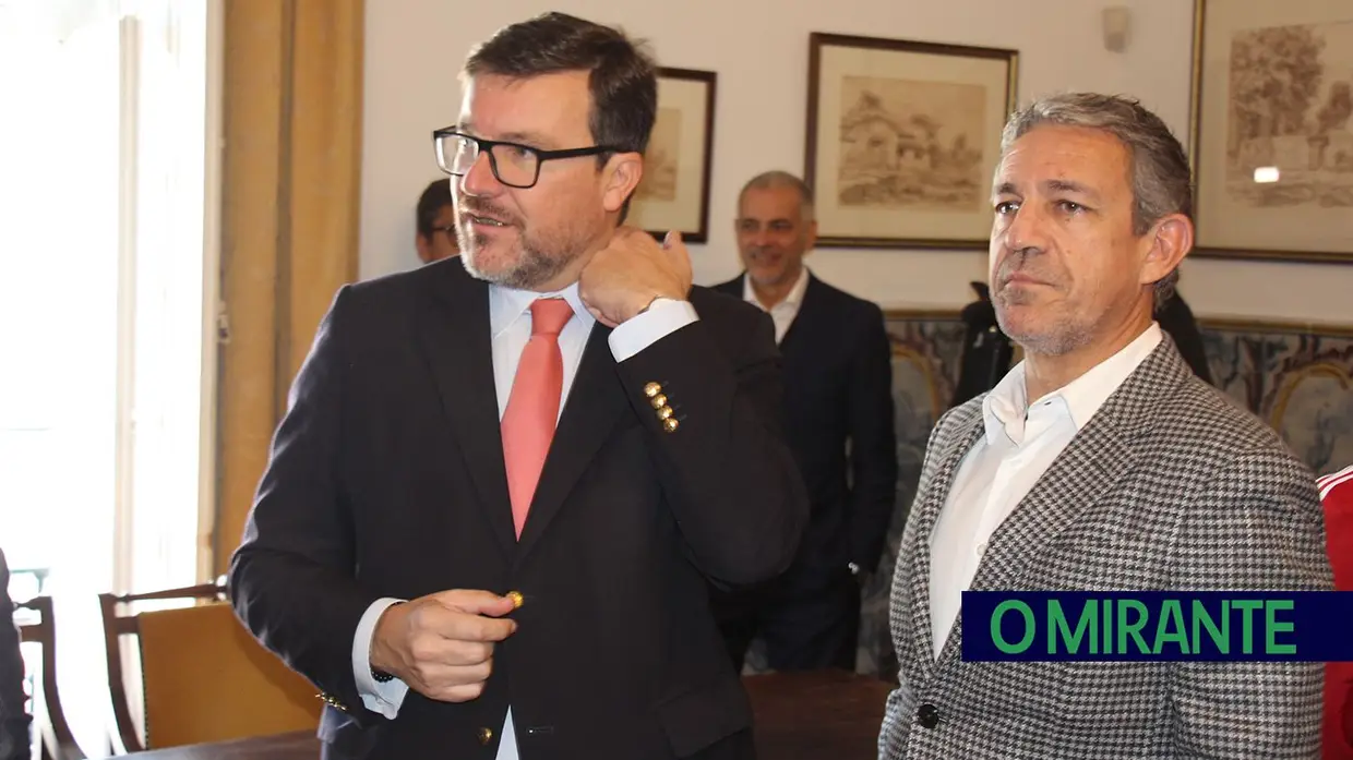 Presidente do Benfica inaugura nova casa do clube em Santarém