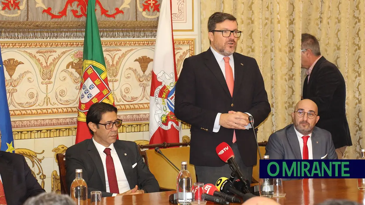 Presidente do Benfica inaugura nova casa do clube em Santarém