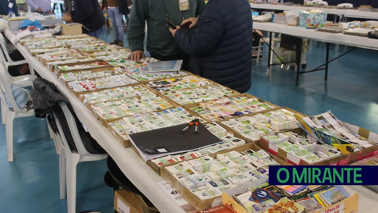 Cromos de futebol e pacotes de açúcar no Encontro de Coleccionadores em Alcanena