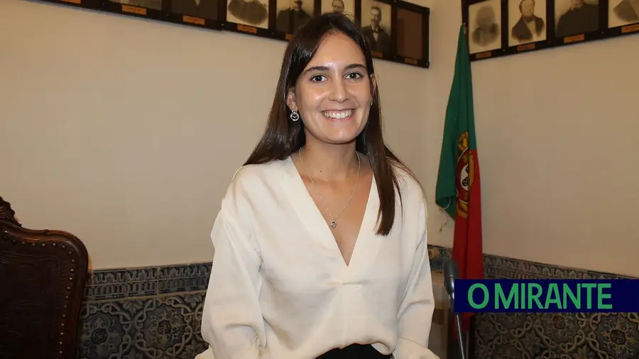 Vereadora Beatriz Martins assume pelouros na Câmara de Santarém Vereadora Beatriz Martins assume pelouros na Câmara de Santarém