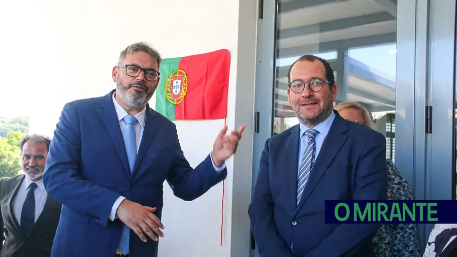 Obras em escola de Vialonga podem estar comprometidas com a crise no Governo