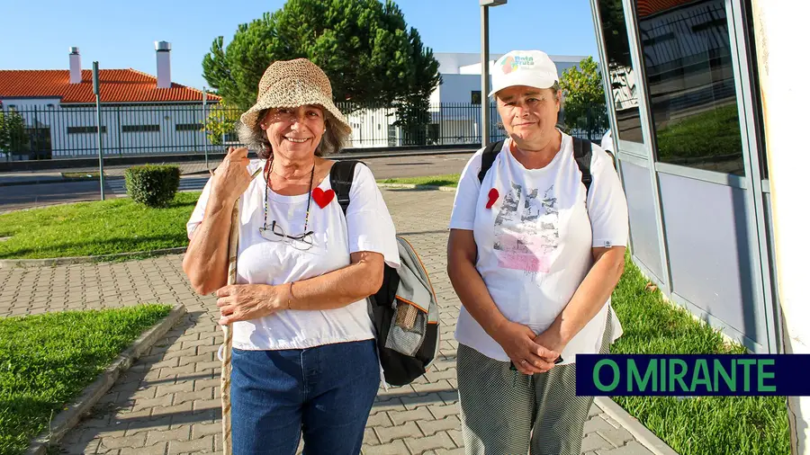 Duas dezenas de pessoas marcaram presença na caminhada