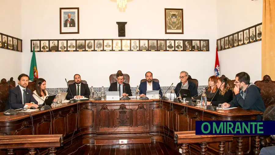 Proposta do Chega sobre Salgueiro Maia divide PSD e PS na Câmara de Santarém Proposta do Chega sobre Salgueiro Maia divide PSD e PS na Câmara de Santarém