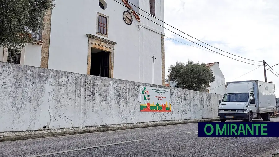 Falsas funcionárias da Segurança Social andam a roubar e burlar idosos em Azambuja Falsas funcionárias da Segurança Social andam a roubar e burlar idosos em Azambuja