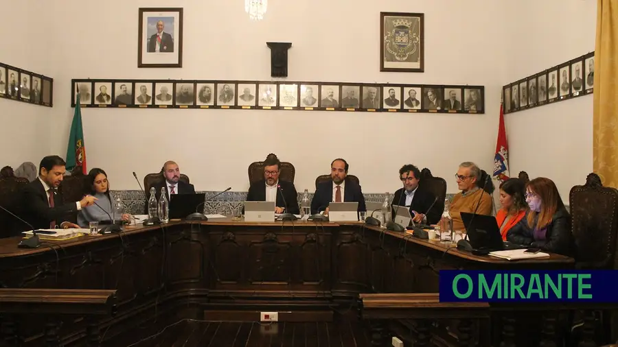 Orçamento de Santarém cresce impulsionado por fundos comunitários e novas competências Orçamento de Santarém cresce impulsionado por fundos comunitários e novas competências