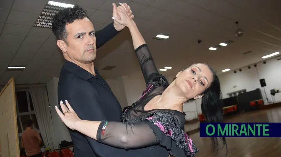 Em Vila Franca de Xira o tango não se dança só de rosa na boca e saia curta Em Vila Franca de Xira o tango não se dança só de rosa na boca e saia curta