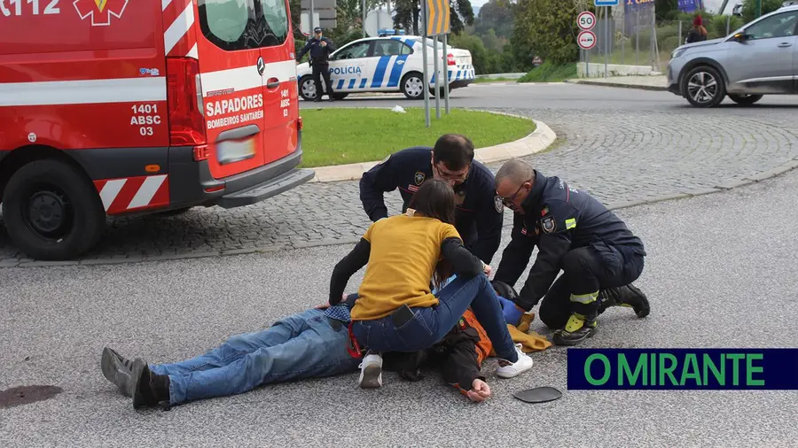 Motociclista ferido num acidente em rotunda de Santarém Motociclista ferido num acidente em rotunda de Santarém