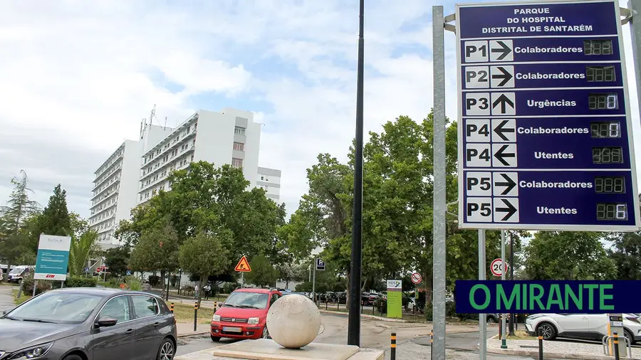 Bloco de partos encerrado no Hospital de Santarém faz grávida andar às voltas para dar à luz