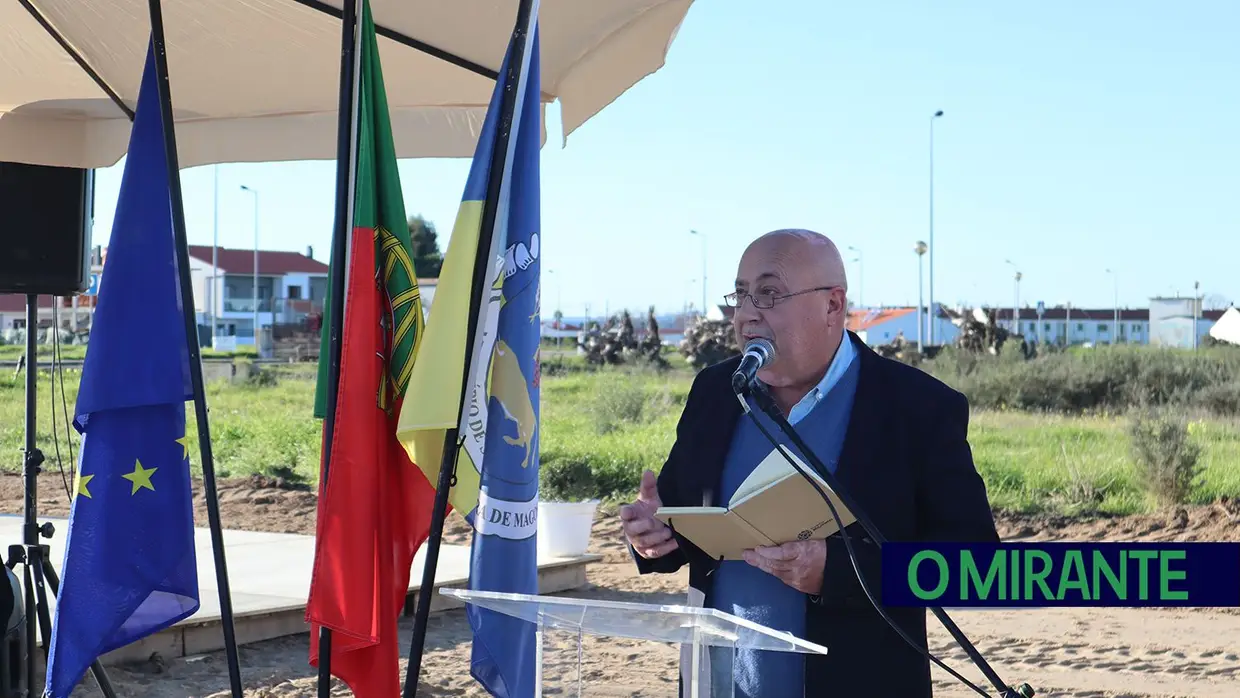 Estátua “Falcoaria” em Salvaterra de Magos já foi inaugurada