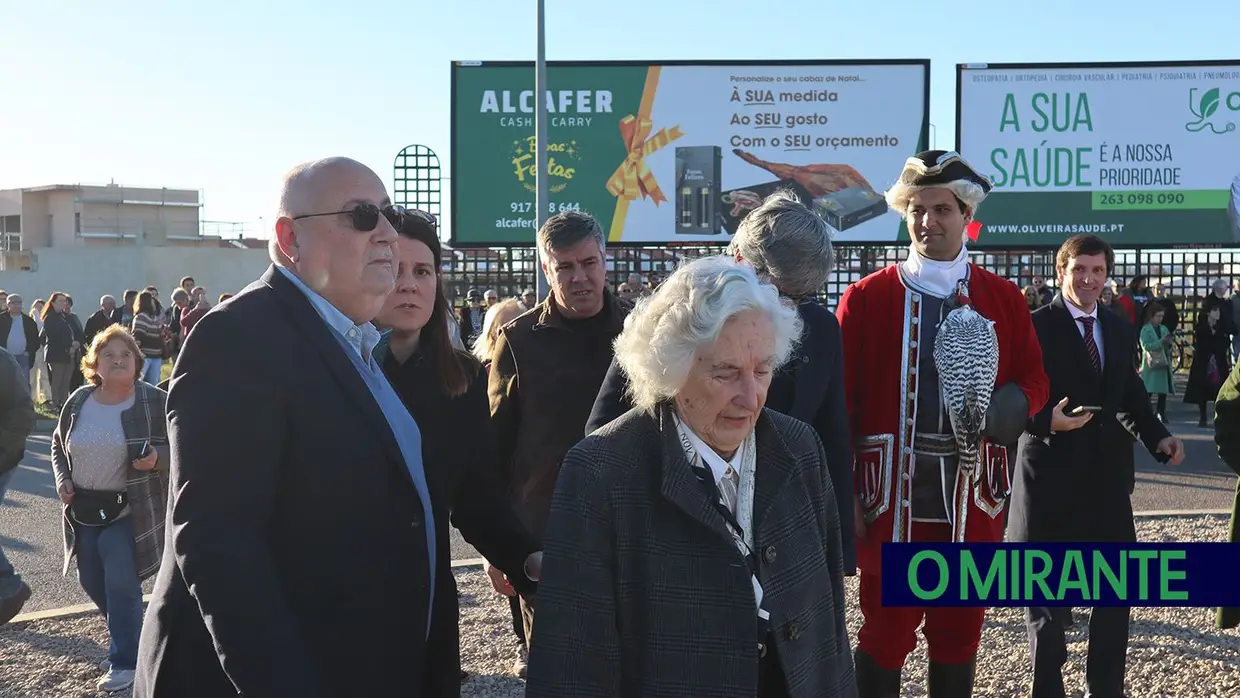 Estátua “Falcoaria” em Salvaterra de Magos já foi inaugurada