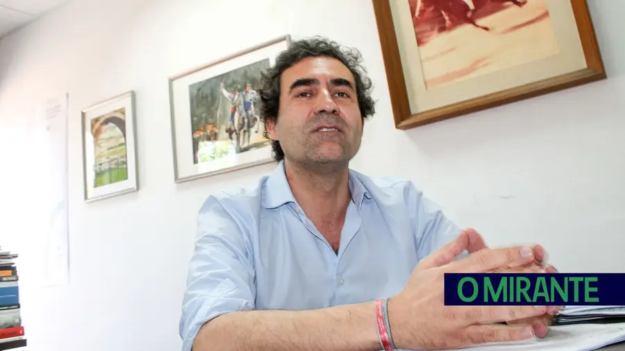 Nuno Russo e João Leite jogam às escondidas na reunião de Câmara Nuno Russo e João Leite jogam às escondidas na reunião de Câmara