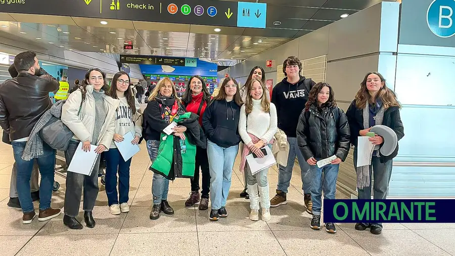 Alunos de Benavente debatem democracia na Polónia Alunos de Benavente debatem democracia na Polónia