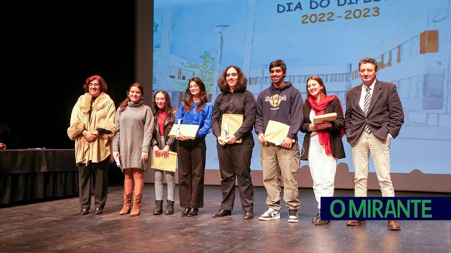 Finalistas da Escola Secundária do Cartaxo receberam diplomas