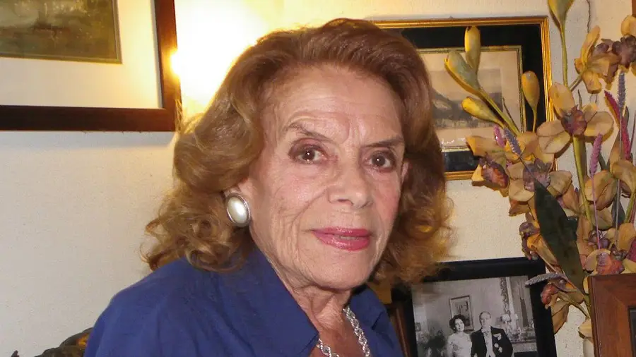 Tareka (Maria Teresa Morais Sarmento Ramalho)