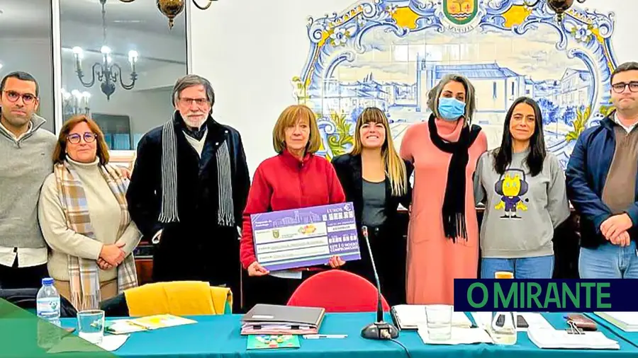 Junta de Azambuja doa receita de festival à Misericórdia para investimento na infância Junta de Azambuja doa receita de festival à Misericórdia para investimento na infância