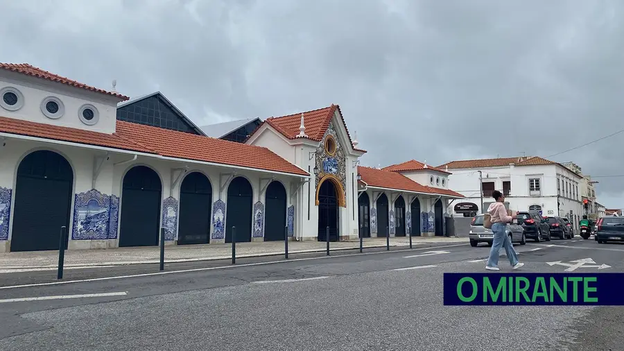 Gestão do mercado municipal de Santarém sem interessados