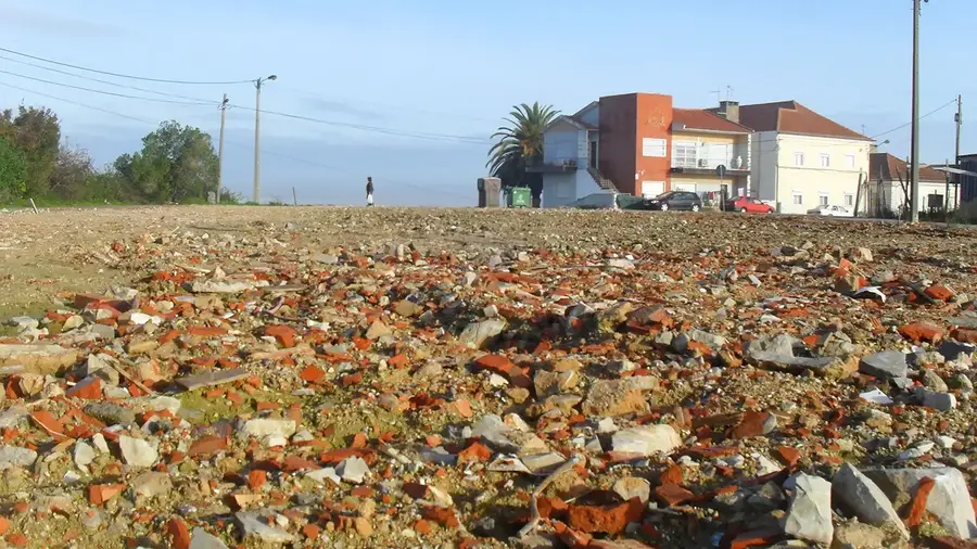 Terreno do antigo Bairro 16 de Março vai servir para habitação a custos acessíveis Terreno do antigo Bairro 16 de Março vai servir para habitação a custos acessíveis