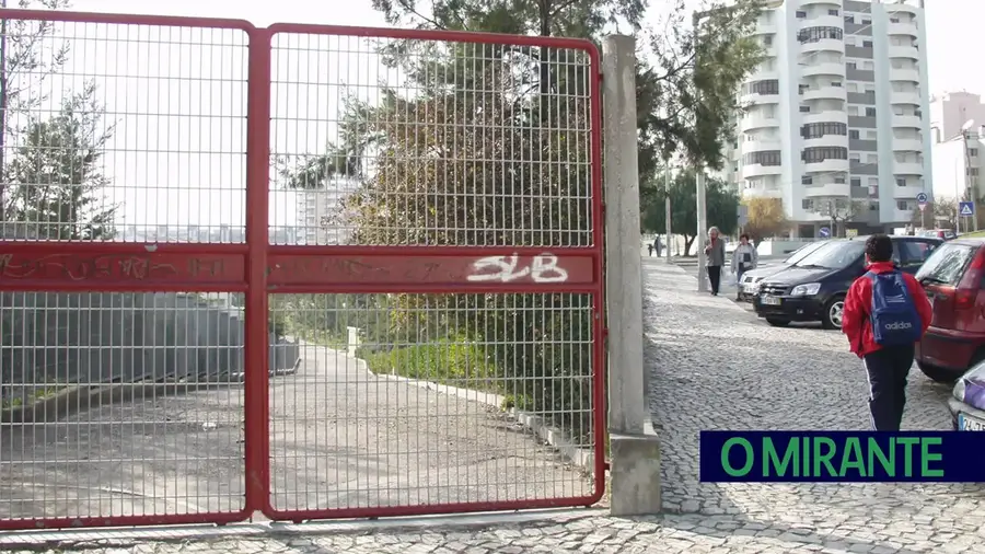 Legionella encerra balneários na escola D. Martinho na Póvoa de Sta. Iria