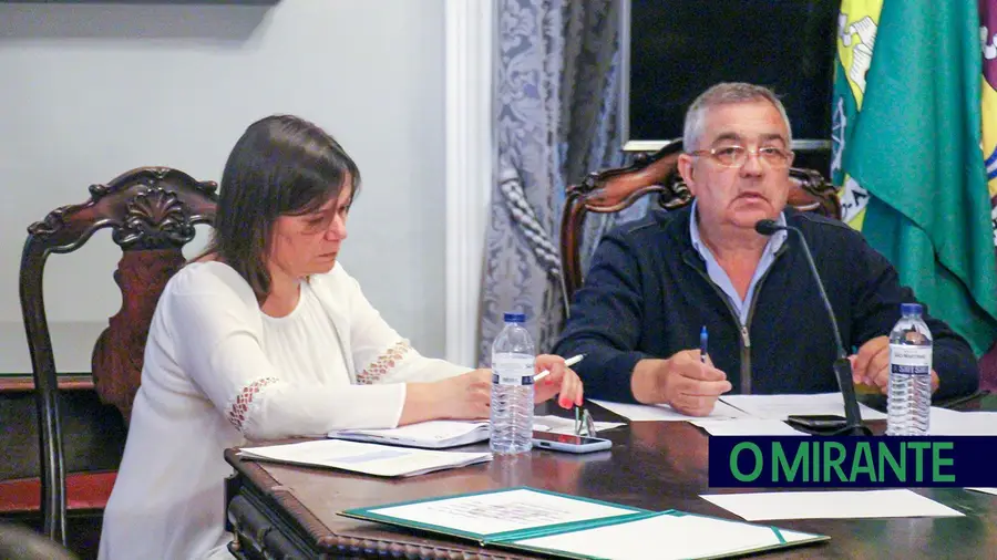 Munícipe meteu no bolso presidente da Assembleia da Chamusca Munícipe meteu no bolso presidente da Assembleia da Chamusca