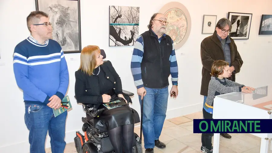 Artistas sem mãos a medir Artistas sem mãos a medir