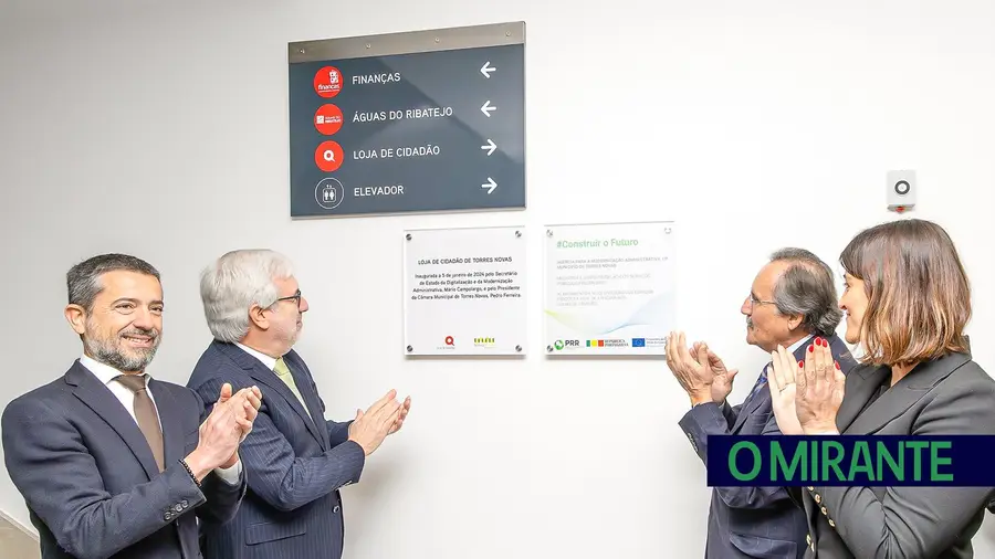 Mais vale inaugurar tarde que nunca Mais vale inaugurar tarde que nunca