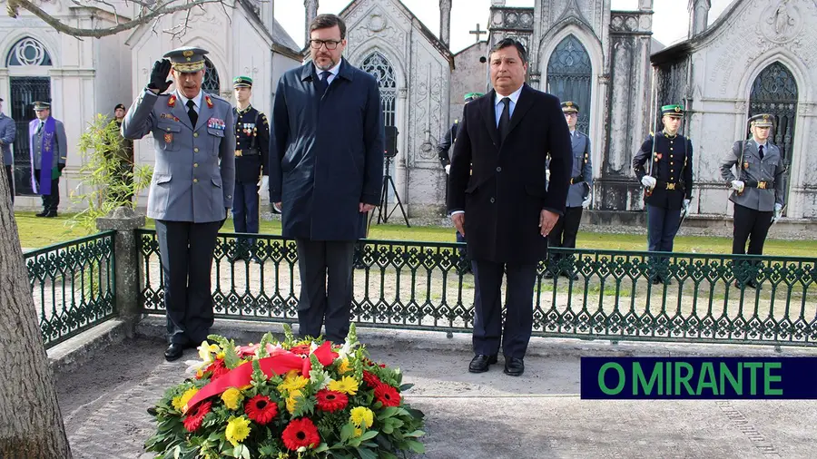 Homenagem ao Marquês de Sá da Bandeira em Santarém Homenagem ao Marquês de Sá da Bandeira em Santarém